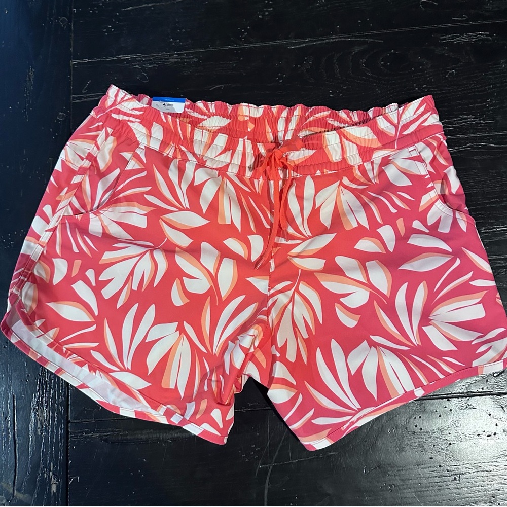 Columbia Leaf Print Shorts